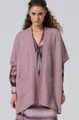 Poncho abierto malva.