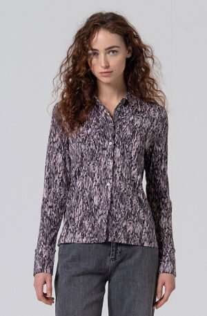 Camisa estampado gris.