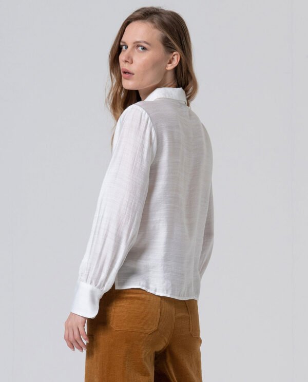 Camisa blanca con chorreras. - Imagen 3