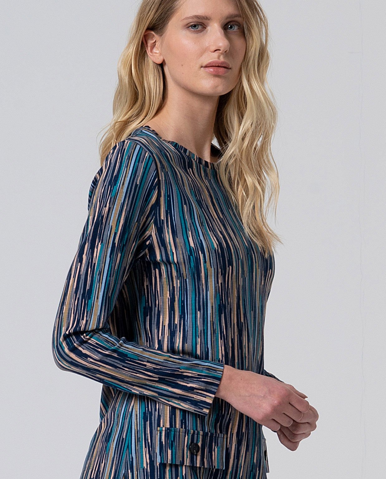 Vestido corto azul acero. - Imagen 4