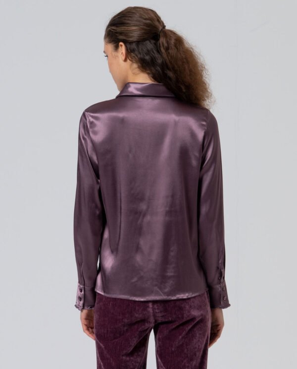 Camisa satinada detalle cuello avolantado. - Imagen 3