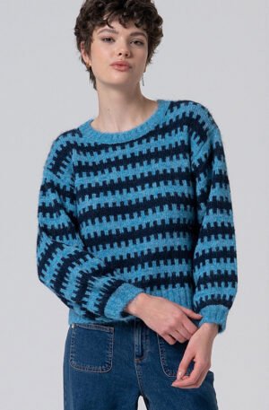 Jersey escote redondo azul.