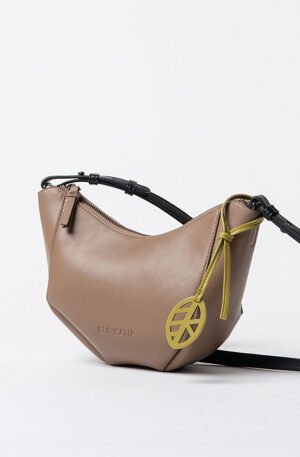 Bolso bandelera crudo.