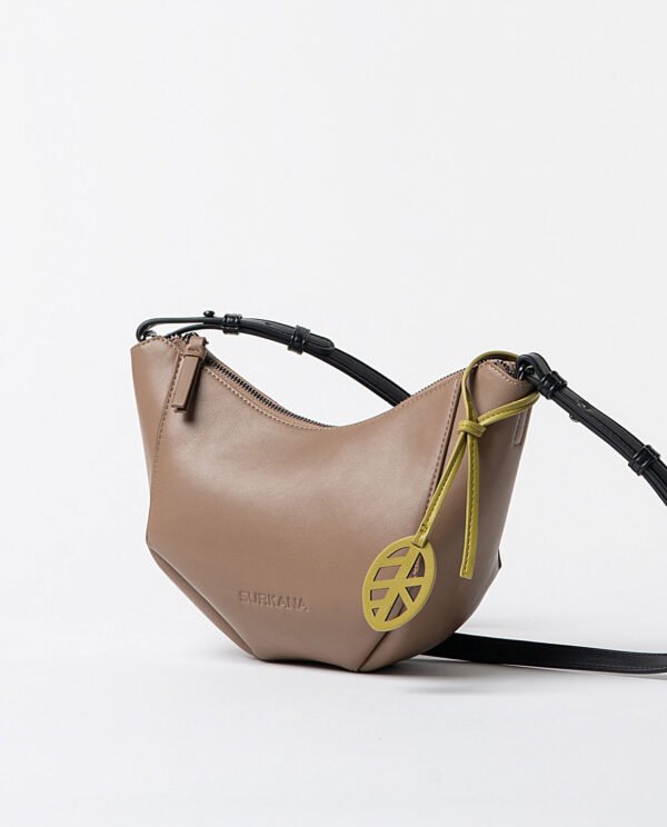 Bolso bandelera crudo.