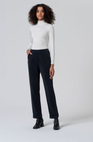 Pantalón jogger con goma negro.