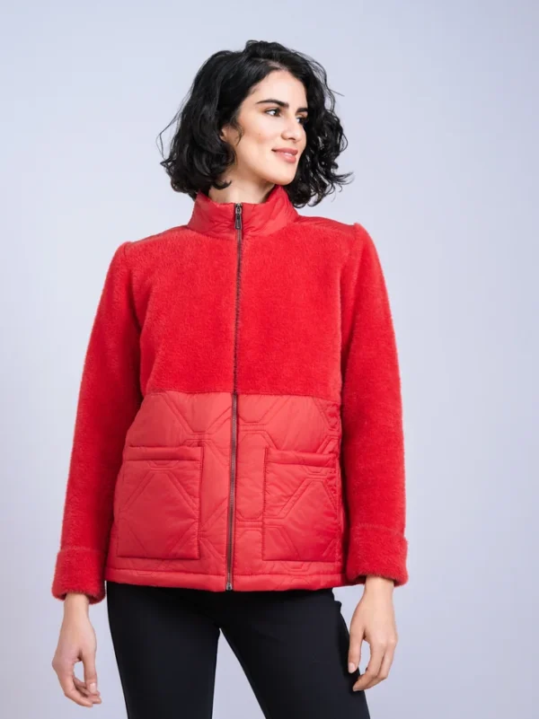 Chaqueta cremallera aguatada rojo.