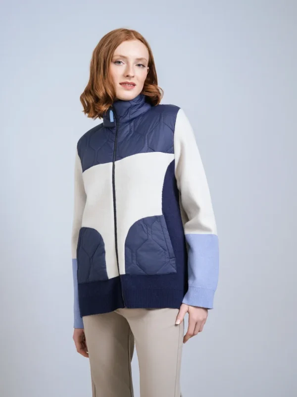 Chaqueta colores combinados.