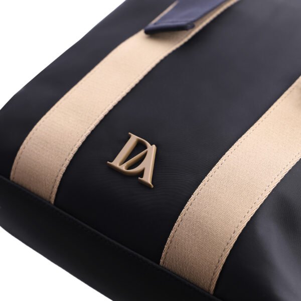 Mochila negro. - Imagen 6