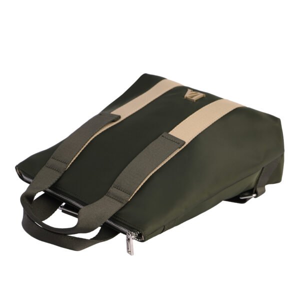 Mochila verde. - Imagen 4