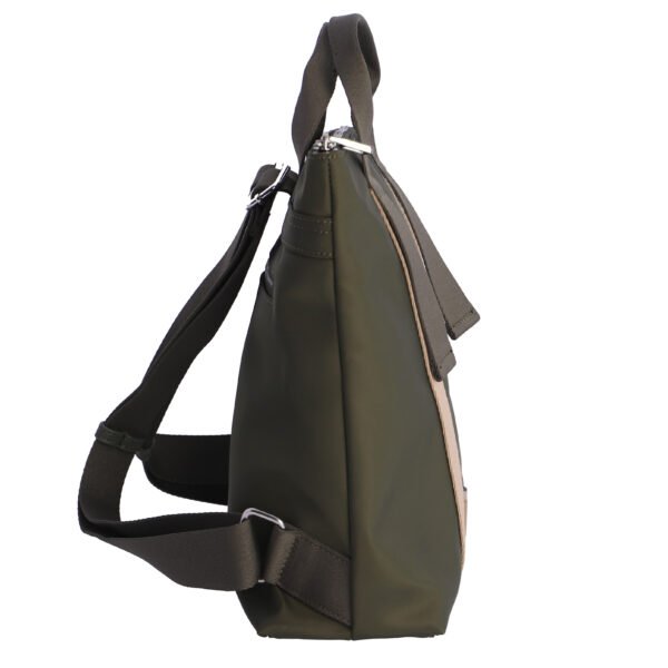 Mochila verde. - Imagen 3