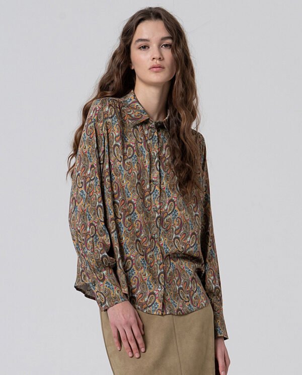 Camisa estampada cachemir.