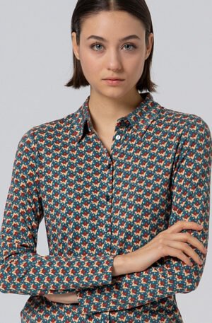 Camisa punto estampada verde.