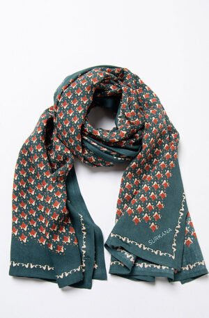 Pañuelo estampado verdes rectangular.