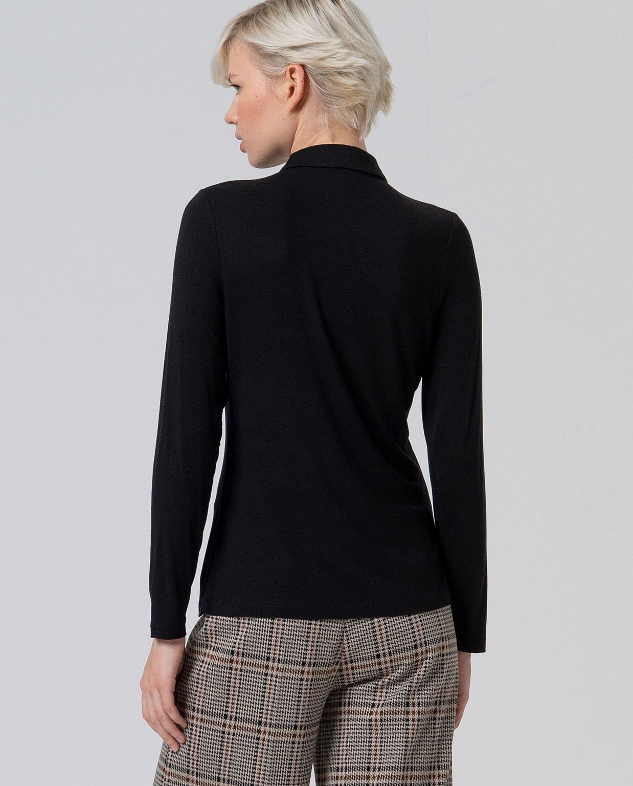 Camisa manga larga punto negra. - Imagen 3