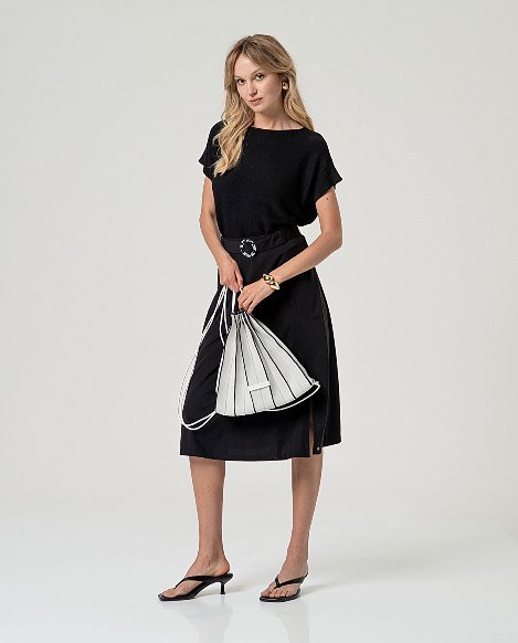 Falda con cinturón. Negro. - Imagen 2