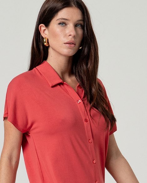 Camisa manga corta roja. - Imagen 2