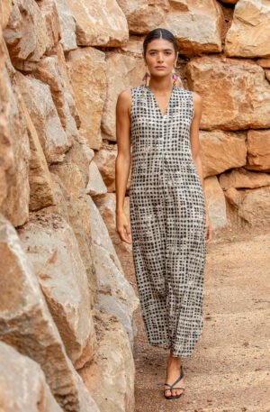 Vestido largo tirantes anchos.