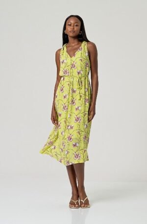 Vestido midi tirantes verde ácido.