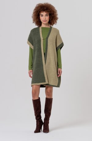 Poncho punto bloques de color.