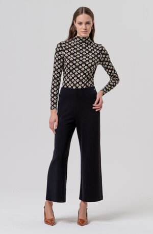 Pantalón ancho. Negro.