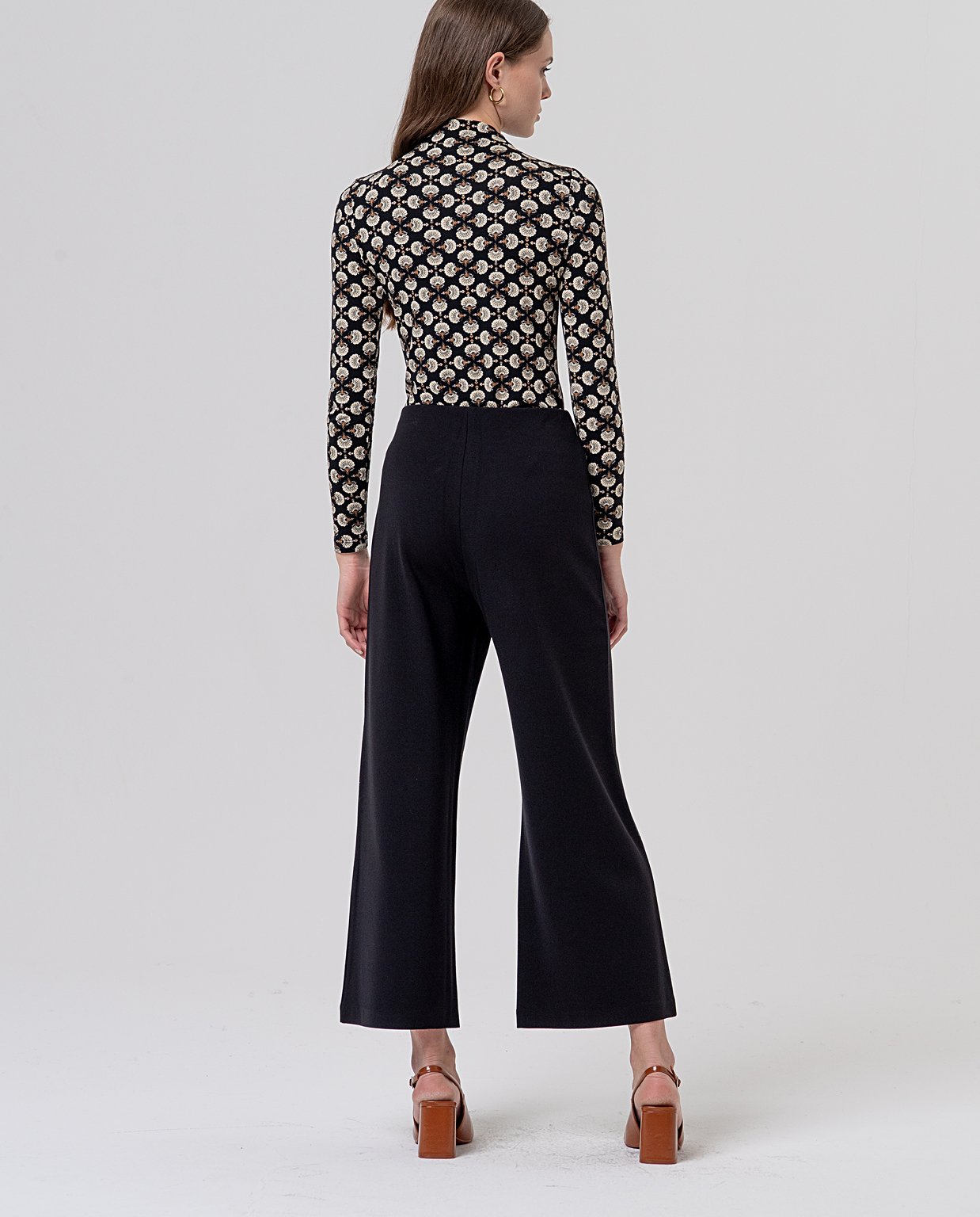 Pantalón ancho. Negro. - Imagen 4