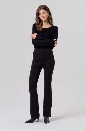 Pantalón campana. Negro.
