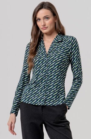 Blusa cuello solapa.Verde botella.