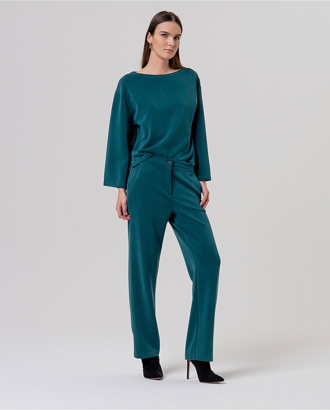 Pantalón recto. Verde botella.