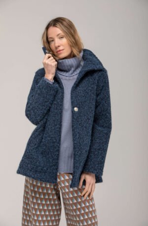 Chaqueta 3/4 azul.